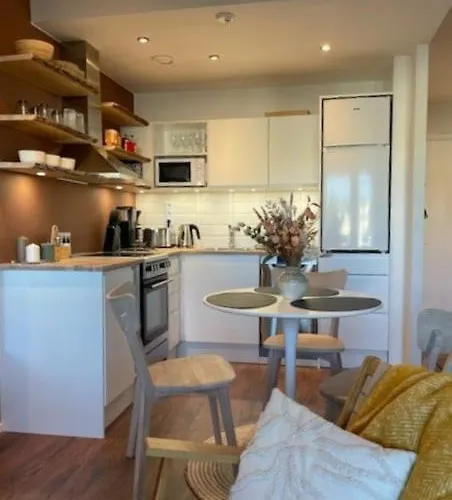 شقة Modern And Stylish Assi